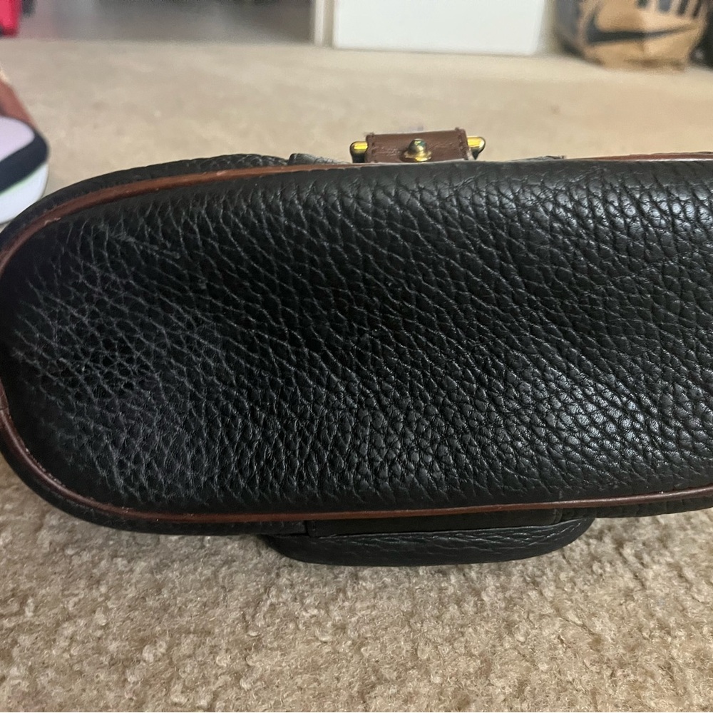 Dooney&Bourke - Picture 6 of 6